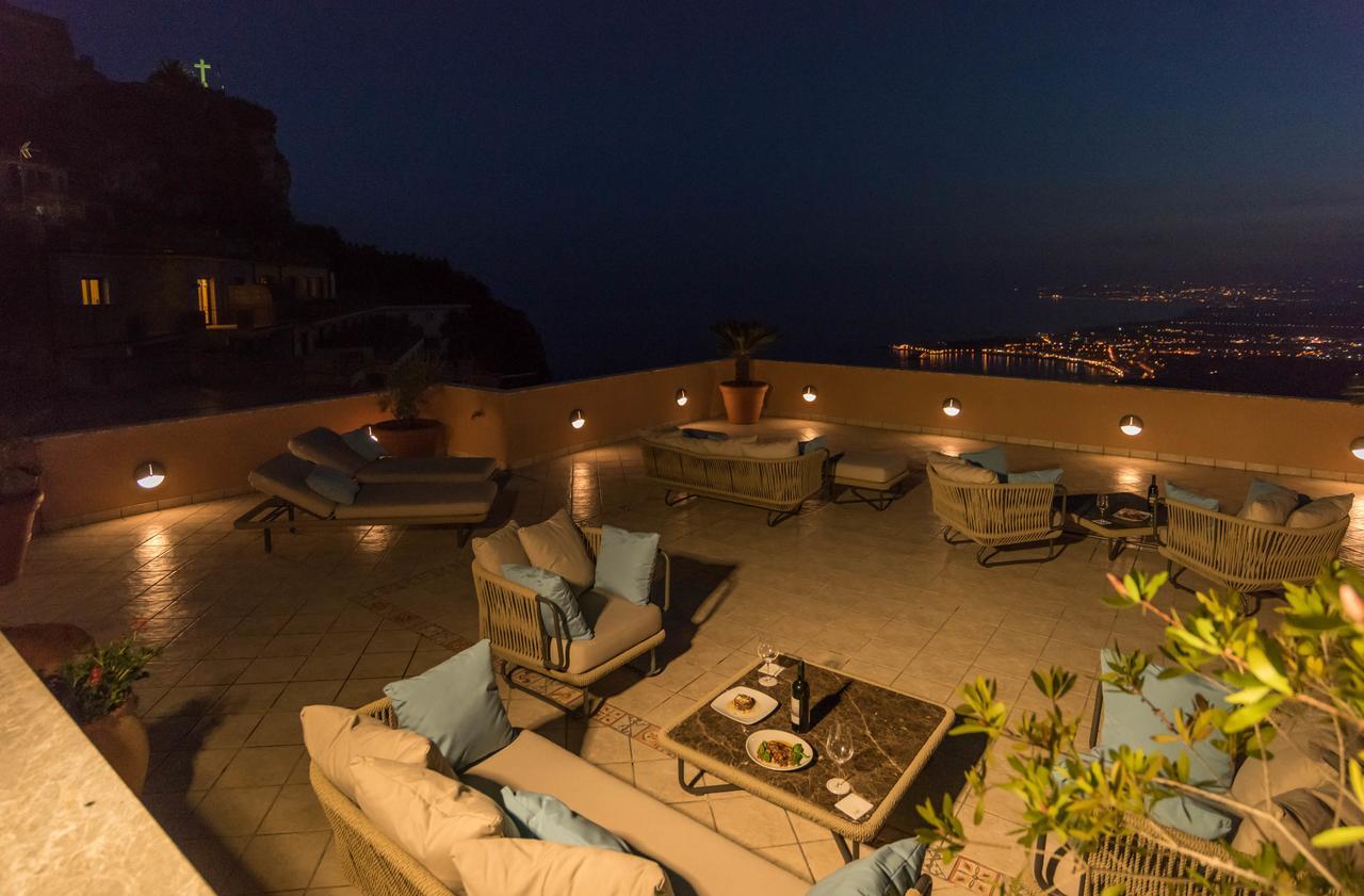 Villa Le Terrazze Charming Rooms Taormina Exteriör bild
